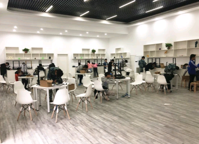 3D打印專(zhuān)業(yè)受追捧 數(shù)造湖南與江西湘東中等專(zhuān)業(yè)學(xué)校合作辦學(xué)實(shí)現(xiàn)共贏